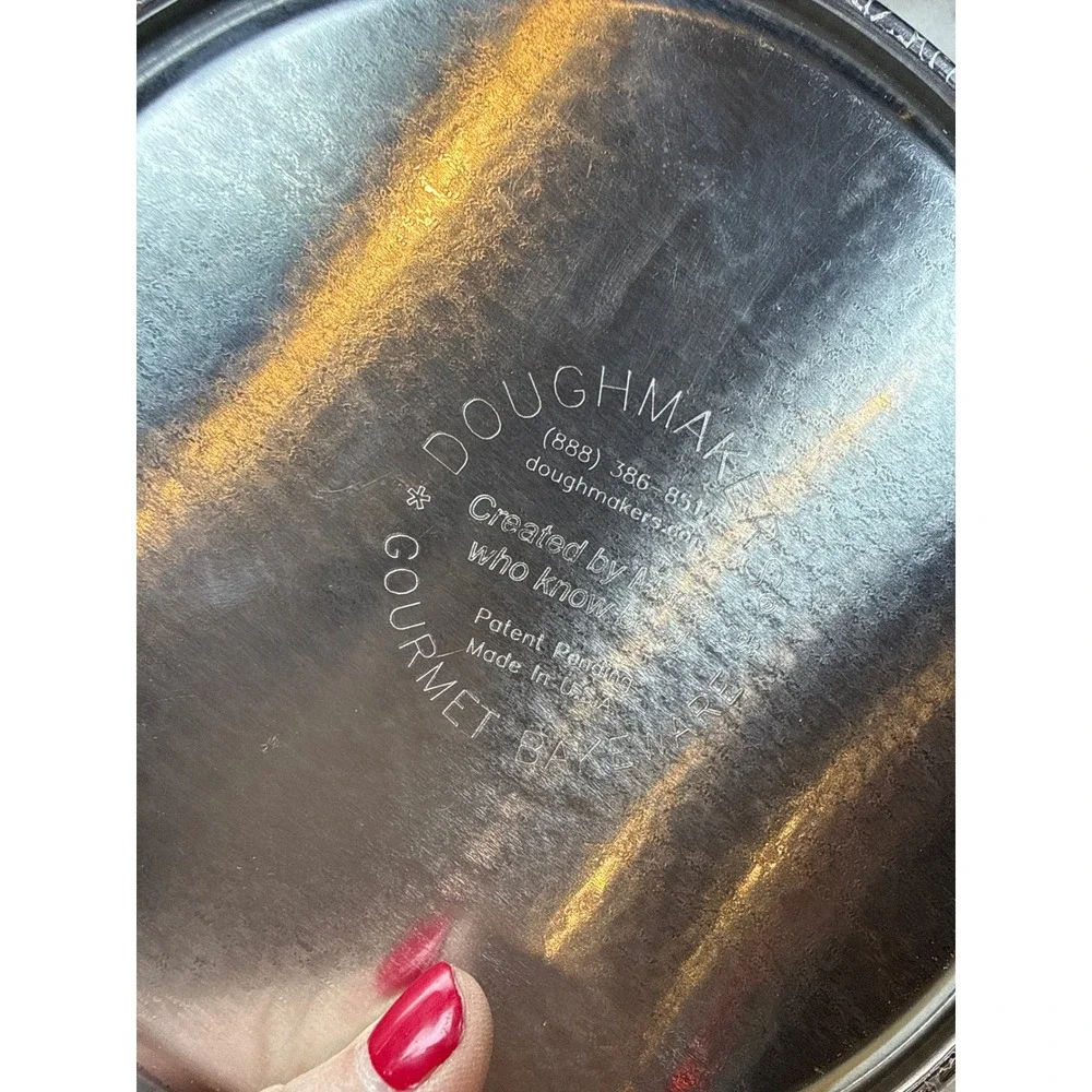 Doughmakers Gourmet Bakeware Aluminum Pebble Pattern‎ small plates Set of 4